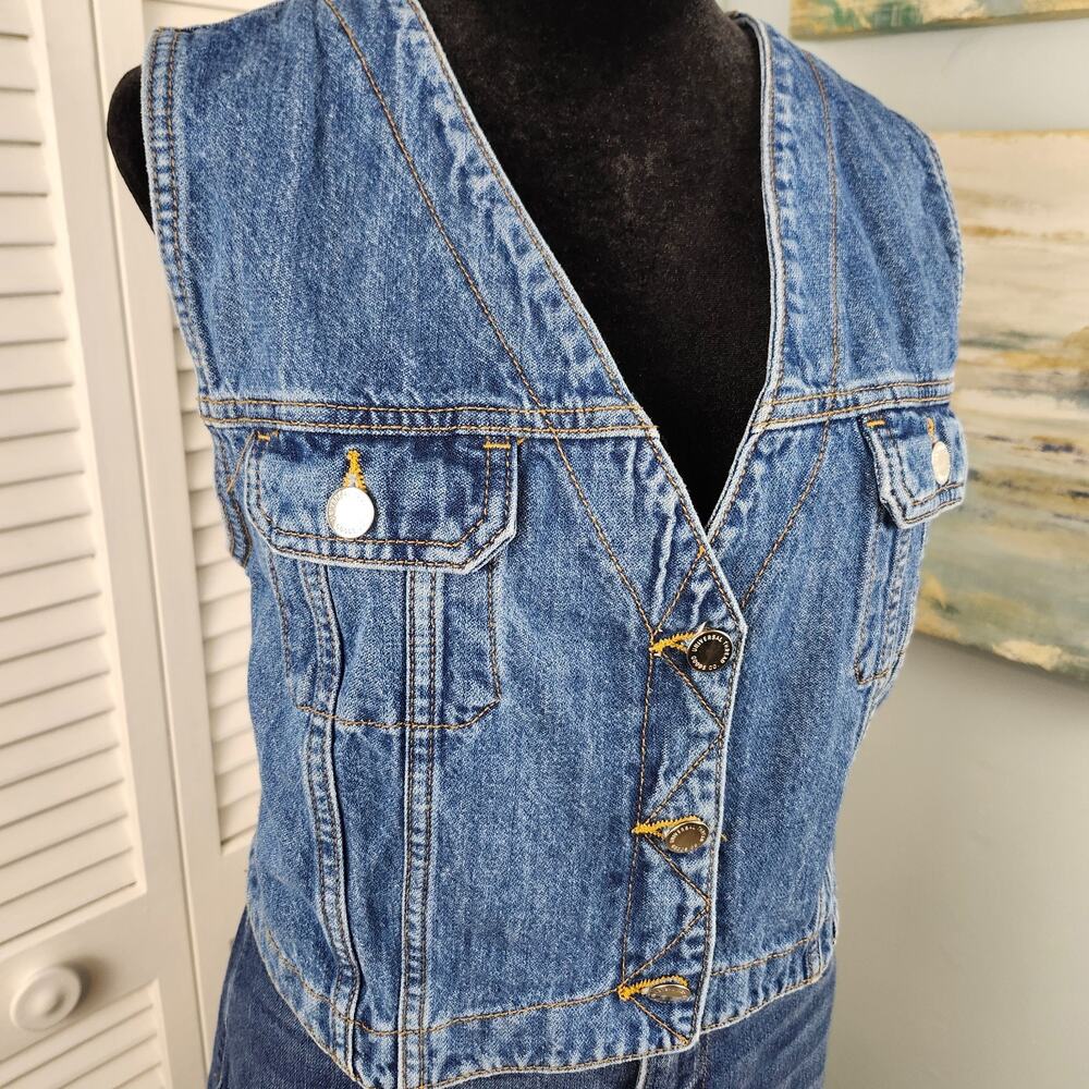 Universal Thread Denim Vest Large - image 2